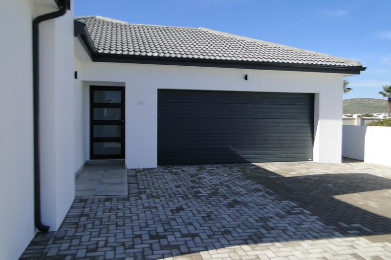 3 Bedroom Property for Sale in Sandy Point Western Cape